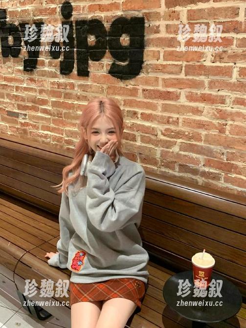166fun 166fun导航:跨越喧嚣的奇妙旅程,我一边啃瓜,一边看热闹!