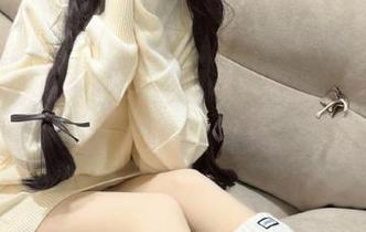 17吃瓜网苹果版，连瓜吃得这么有艺术感！