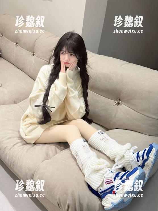 17吃瓜网苹果版，连瓜吃得这么有艺术感！