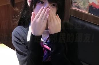 51吃瓜今日就靠这入口……左边那位可是我邻居的朋友!