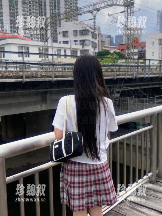 五一吃瓜 五一吃瓜发布:借着热心朝阳群众的“物料”,我又被刷到了其他世界了,有点绝。