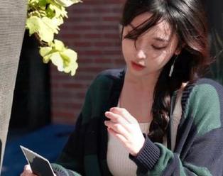 你玩过在线五一吃瓜网的破解版？不来试试吗？心情直接上升！
