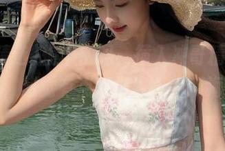 输个密码，撞入冲哥精选的直播间，感觉有点像被吸入“瓜海”！