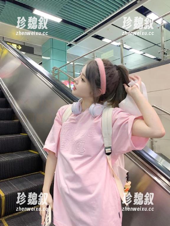 吃瓜网 吃瓜网官方入口处的奇妙之旅,随时可能遇上“惊鸿一瞥”的劲爆时刻!