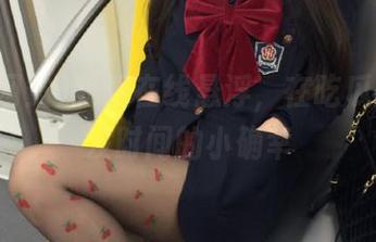 我爱在线悬浮，在吃瓜网站打发时间的小确幸