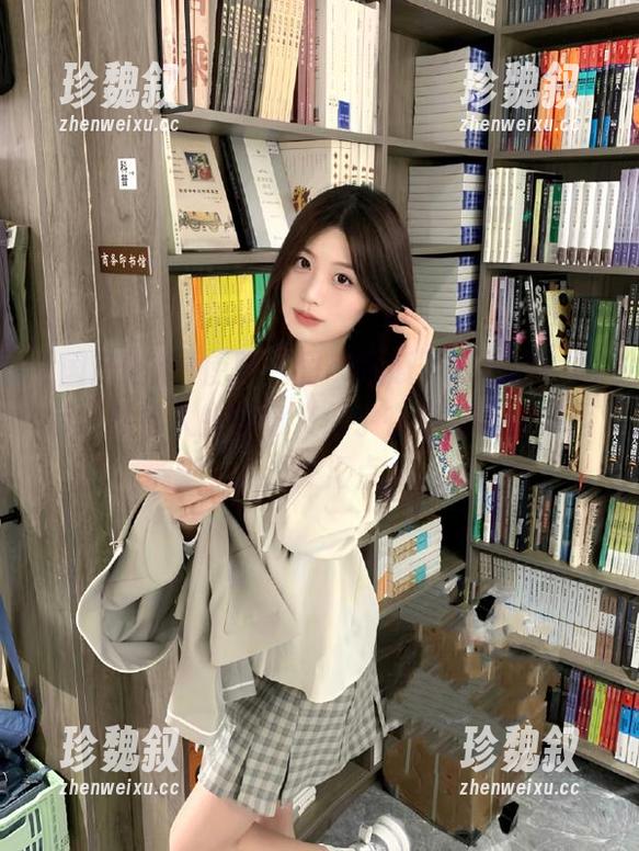 国产吃瓜 使用“国产吃瓜”网站的一周后,感觉人生的意义似乎在寻觅八卦与西瓜的交汇点...