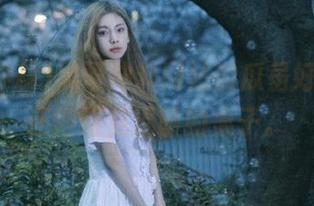 黑哥冲料网站的瓜虽好，回家还得碰见温暖的桌子。