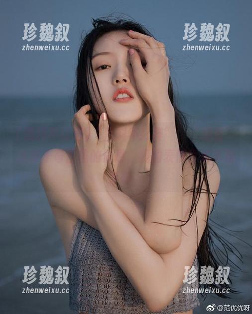 “黑料不打样”，“观看”这堆千奇百怪的信息，我的表情肯定丰富多彩。