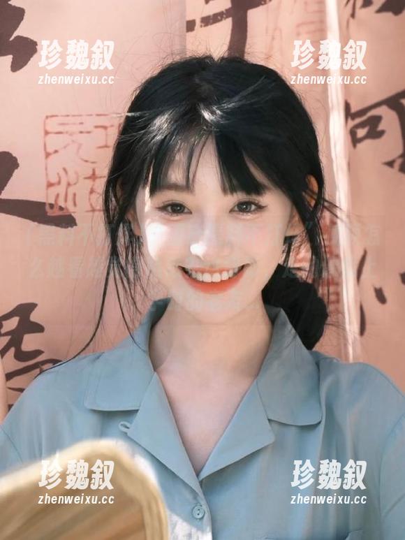“国产黑料不打烊”视频怎么越看越觉得熟悉？这背影，走的像我上学时的老友...