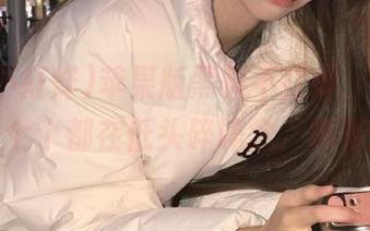 苹果版黑料不打烊，瓜田里的人一个个都在低头碎碎念，真有意思。