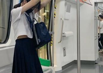 黑料吃瓜网发布:新鲜热辣的八卦新闻,谁说搬砖不能刷存在感?
