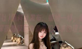 黑料社发布：蜡烛一灯，黑料不停，深夜的瓜田也是我们追求的理想乡！