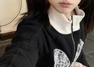 黑料网址苹果版：到底是在吃瓜还是在被瓜砸？
